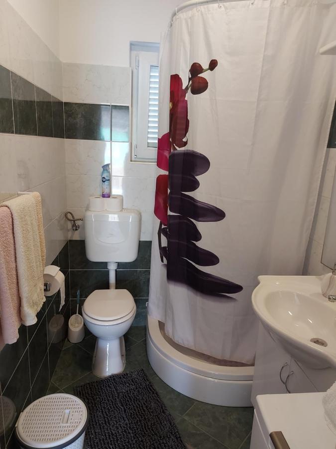 Apartment Valeria Lopar Eksteriør billede