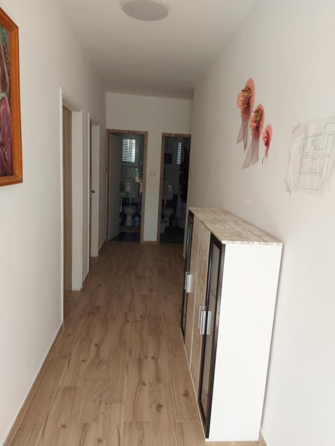 Apartment Valeria Lopar Eksteriør billede
