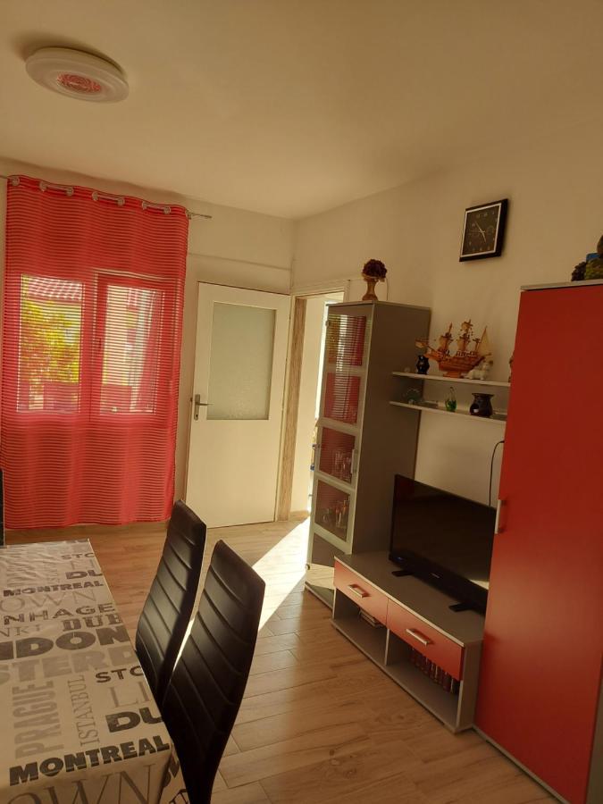 Apartment Valeria Lopar Eksteriør billede