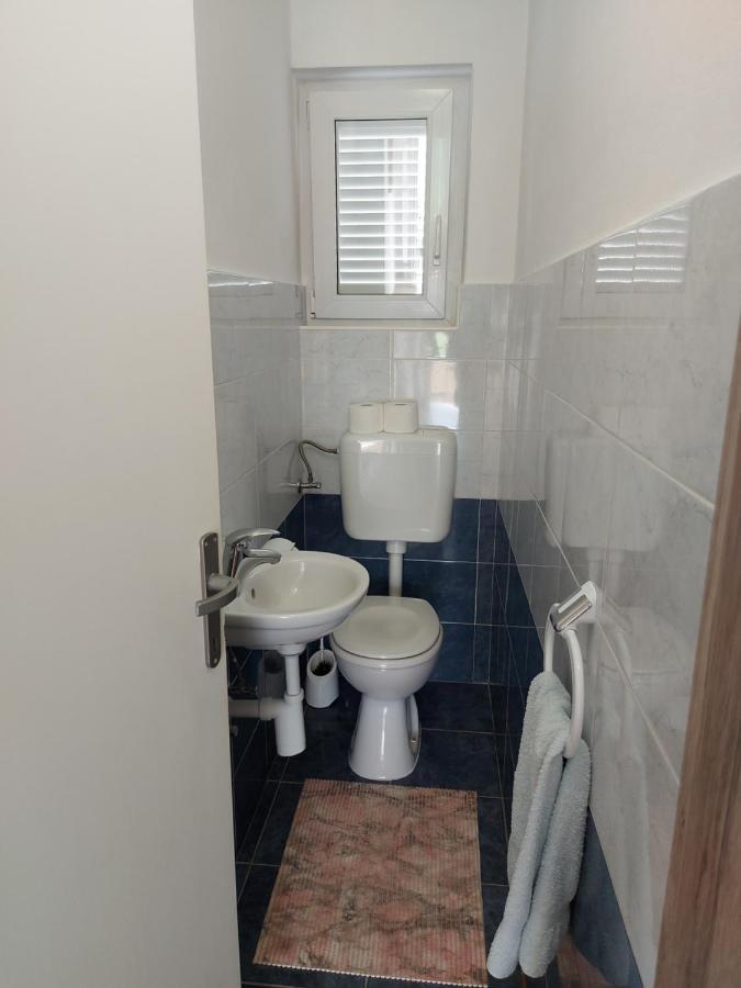 Apartment Valeria Lopar Eksteriør billede