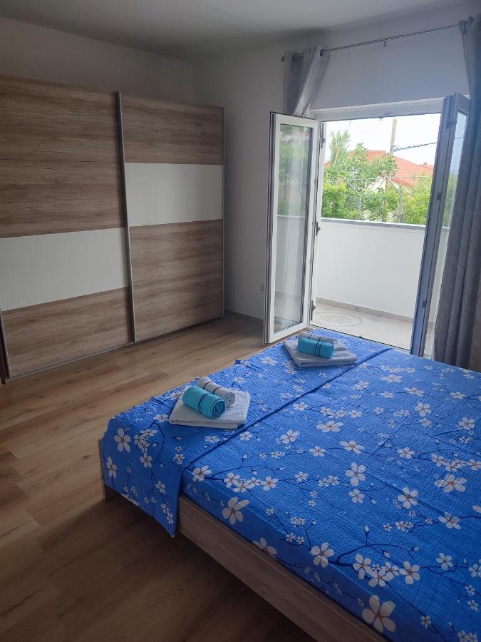 Apartment Valeria Lopar Eksteriør billede