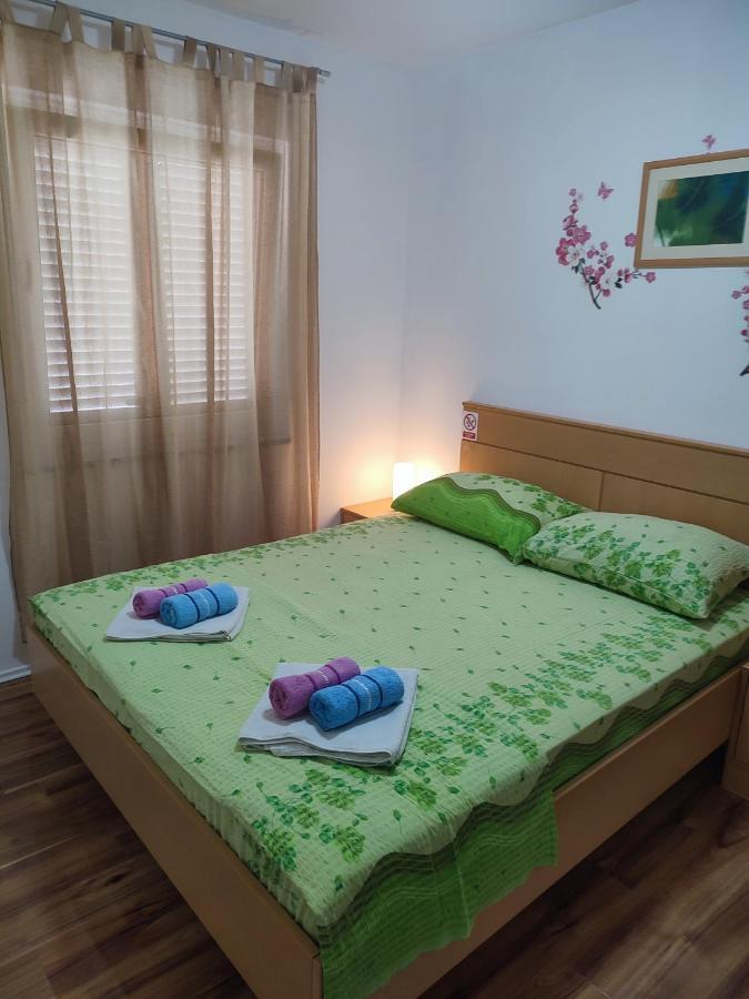 Apartment Valeria Lopar Eksteriør billede