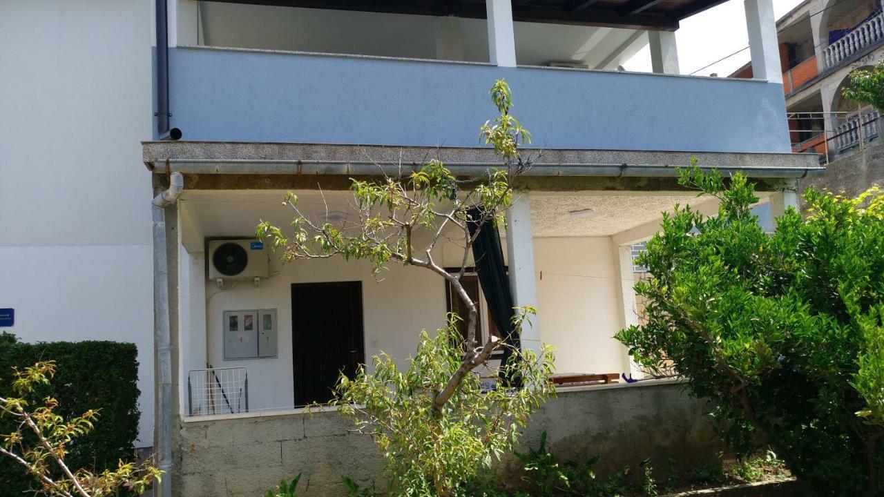 Apartment Valeria Lopar Eksteriør billede